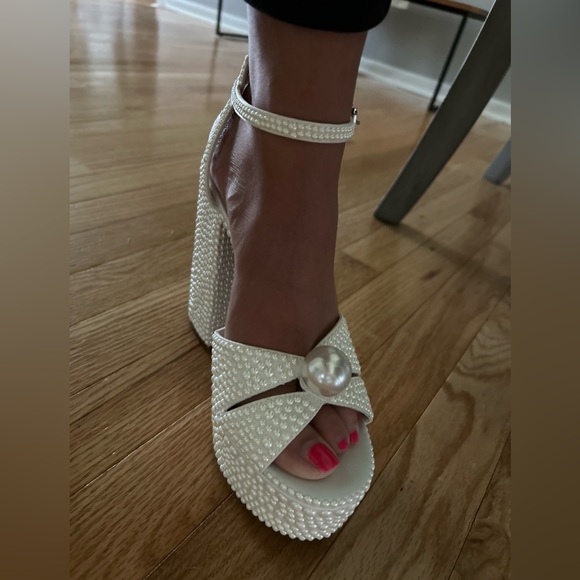 Gianni Bini - Wedding Shoes - Picture 4 of 4